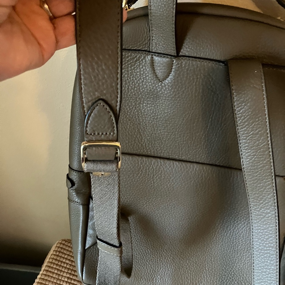 Henri Bendel Leather Exterior Backpack Bags for Women. Excellent Condition. - Picture 6 of 8
